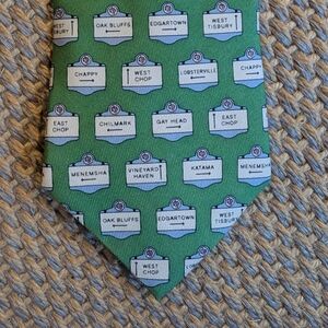 NWT Vineyard Vines Martha's Vineyard Sign Tie - Boys
